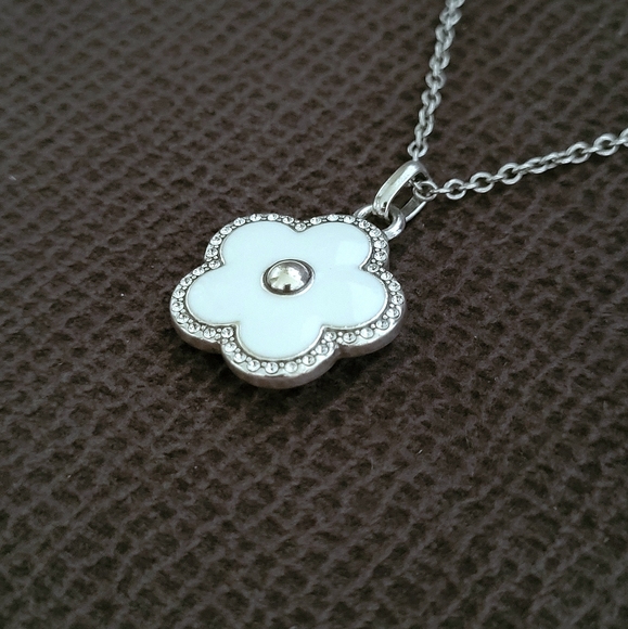 Brighton "Dazzling Love"♥️ White Flower🌸 Pendant Necklace - NWT - Picture 3 of 15